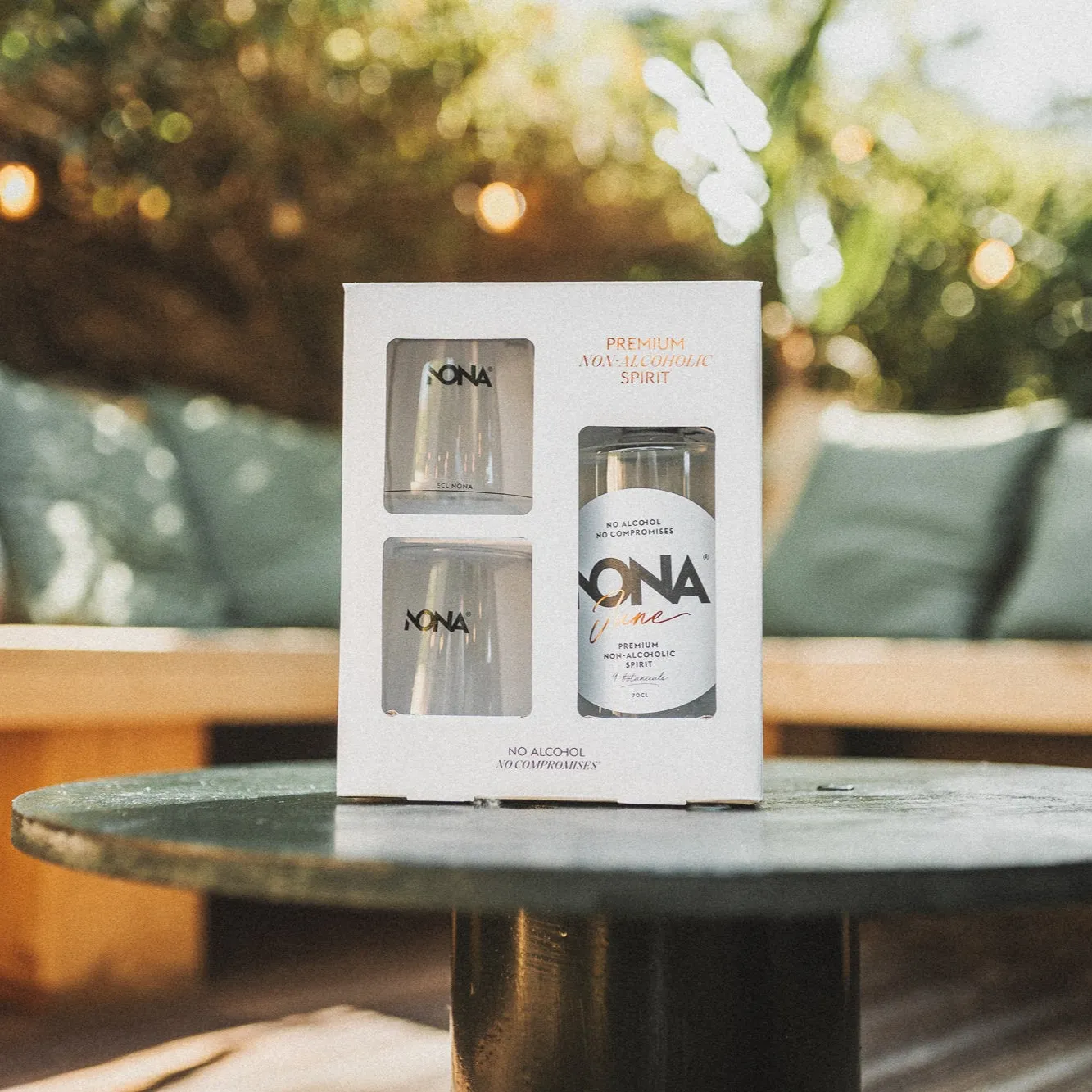 NONA June Giftbox coffret cadeau 70cl + 2 verres