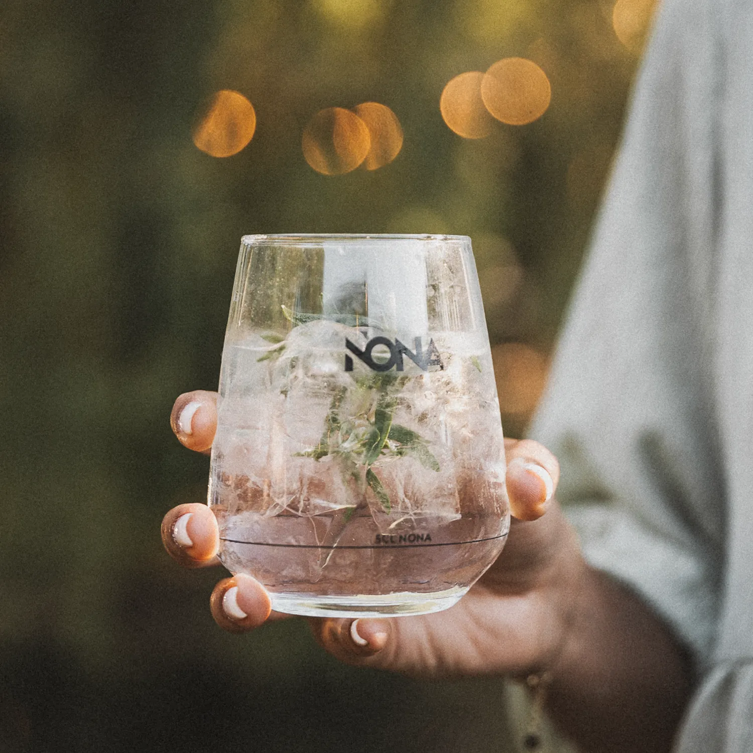 NONA verre cocktail apéritif sans alcool service frais