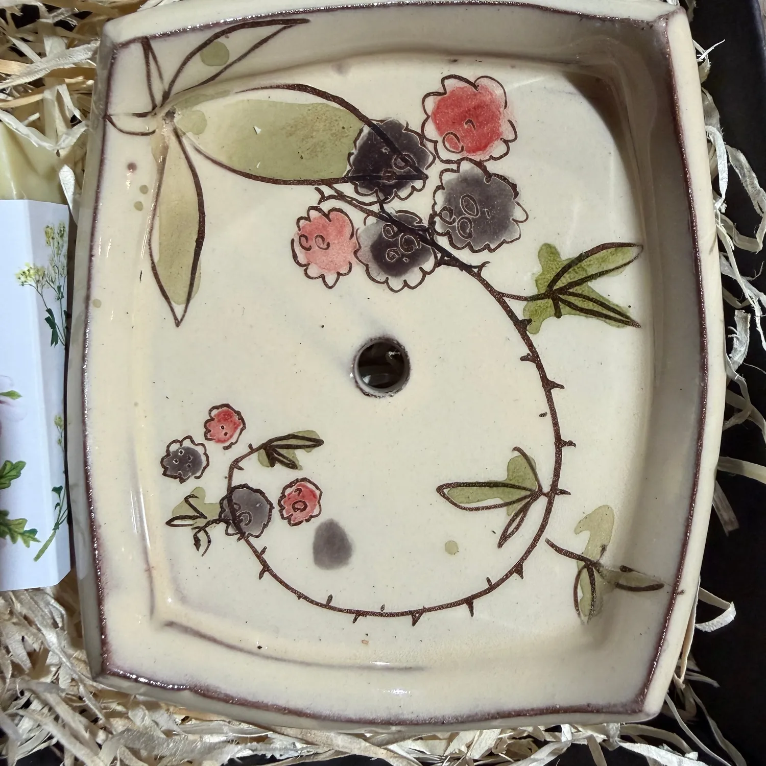 WILD EVE Meadowsweet & Geranium shampoing solide + porte-savon